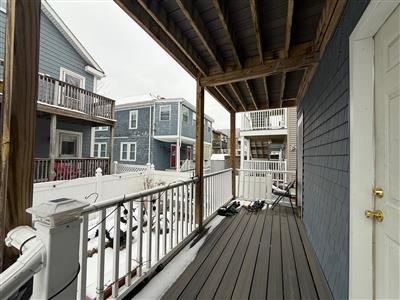 50 Simpson Ave, Tufts