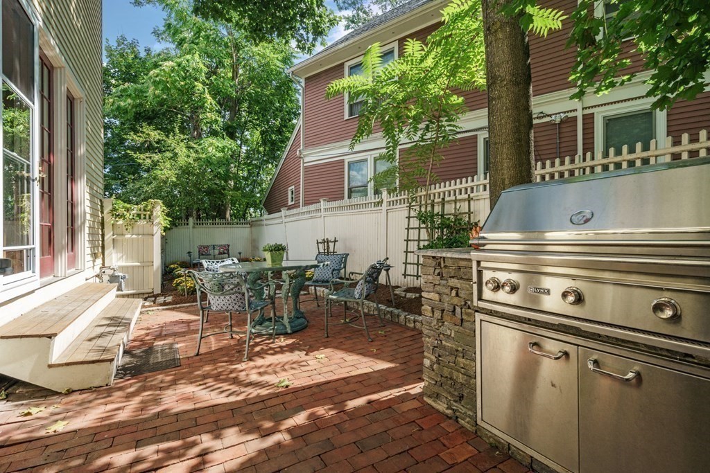 76 Putnam Ave, Cambridge