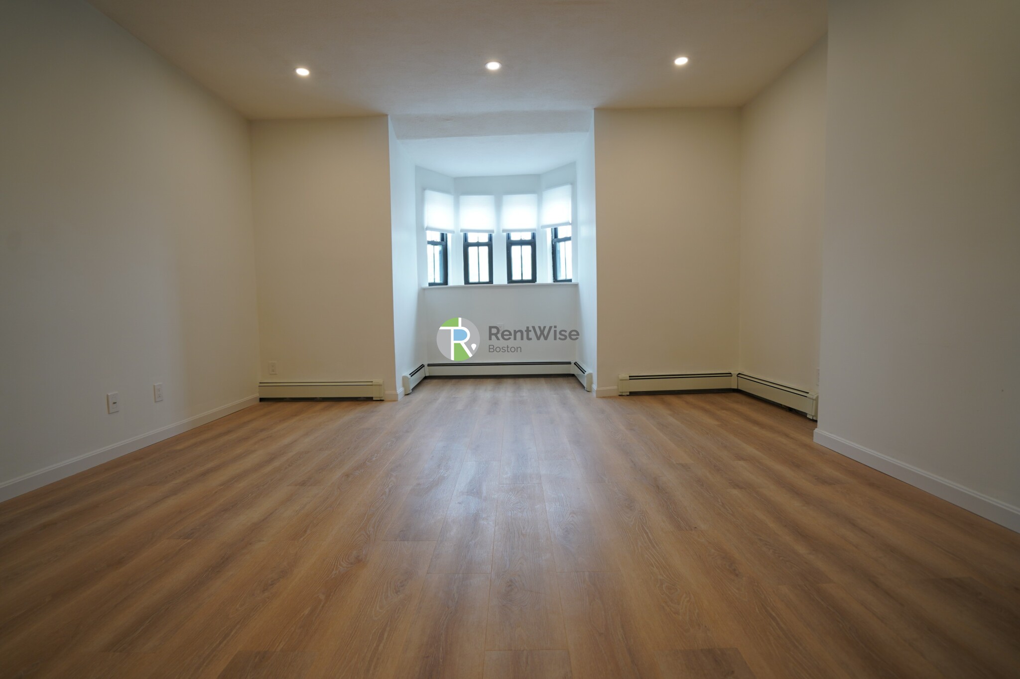 521 Massachusetts Ave, Roxbury