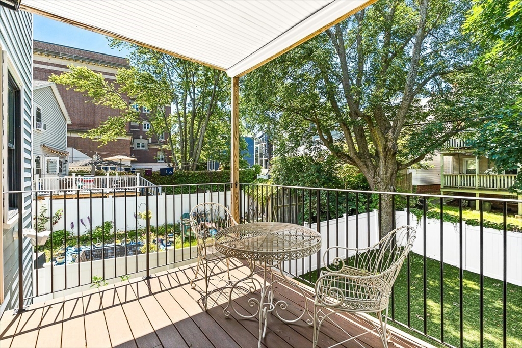 30 Middle St, South Boston