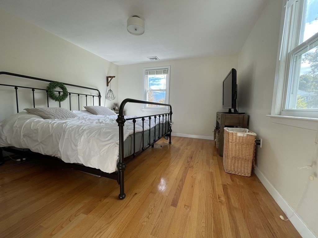 23 Clyde Ter, Arlington