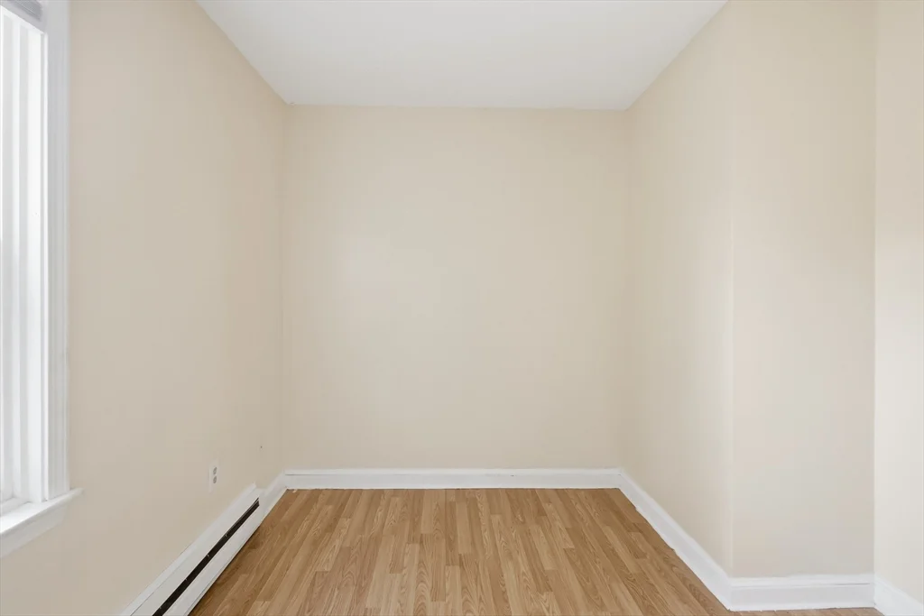 453 Pond St, Braintree