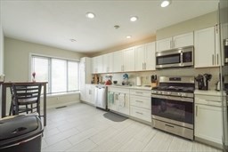 65 Bayberry Ln, Dartmouth