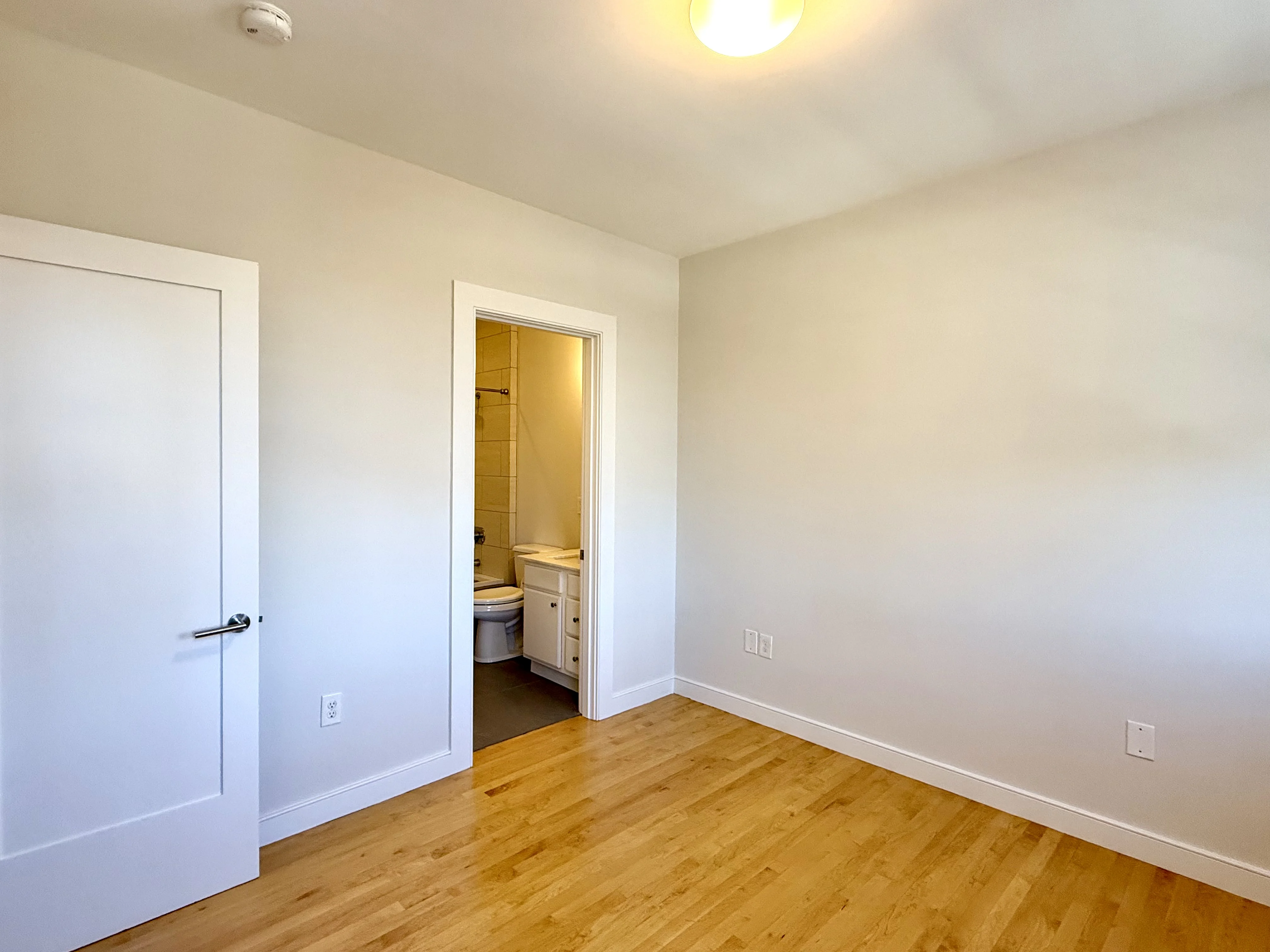 72 Hamilton St, Cambridgeport