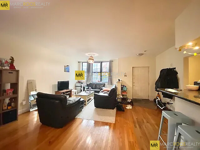 3 Douglass Park, Roxbury