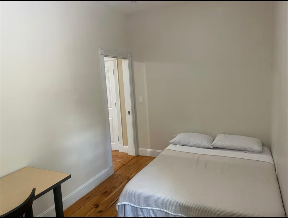 96 Warren St, Roxbury