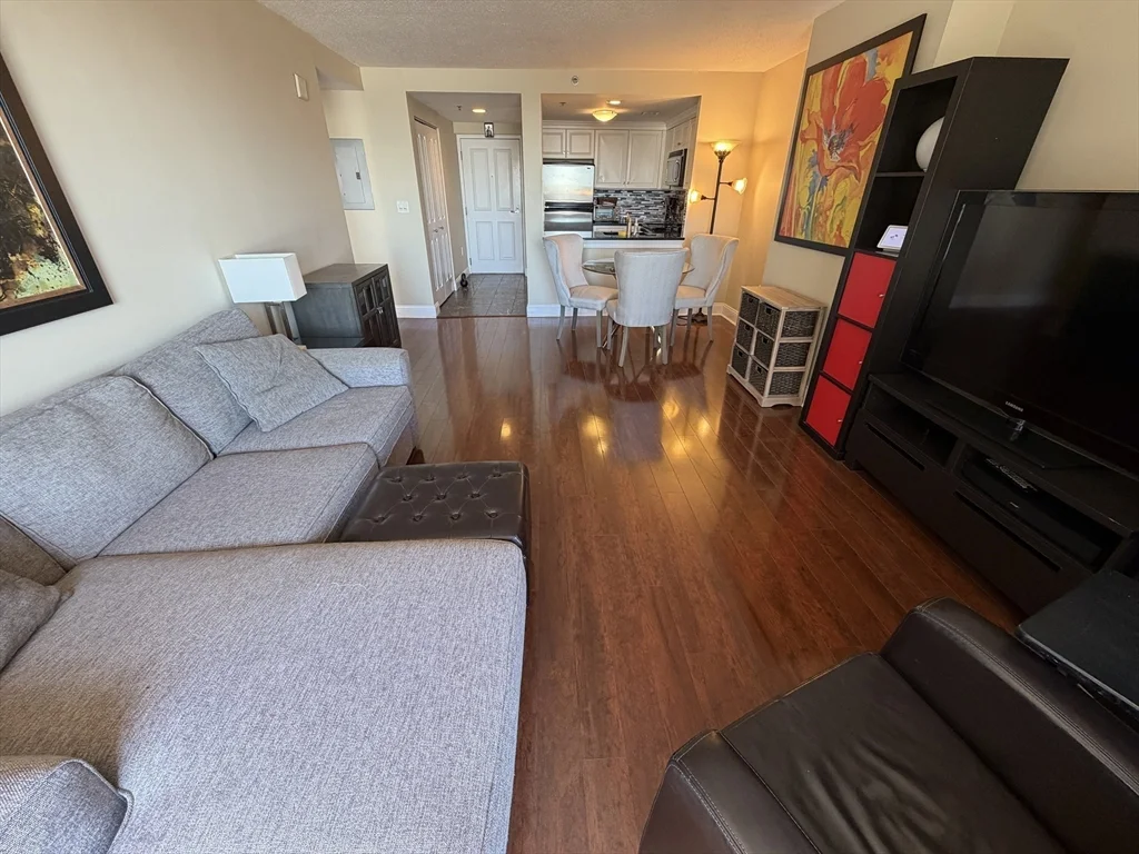 10 Museum Way, East Cambridge