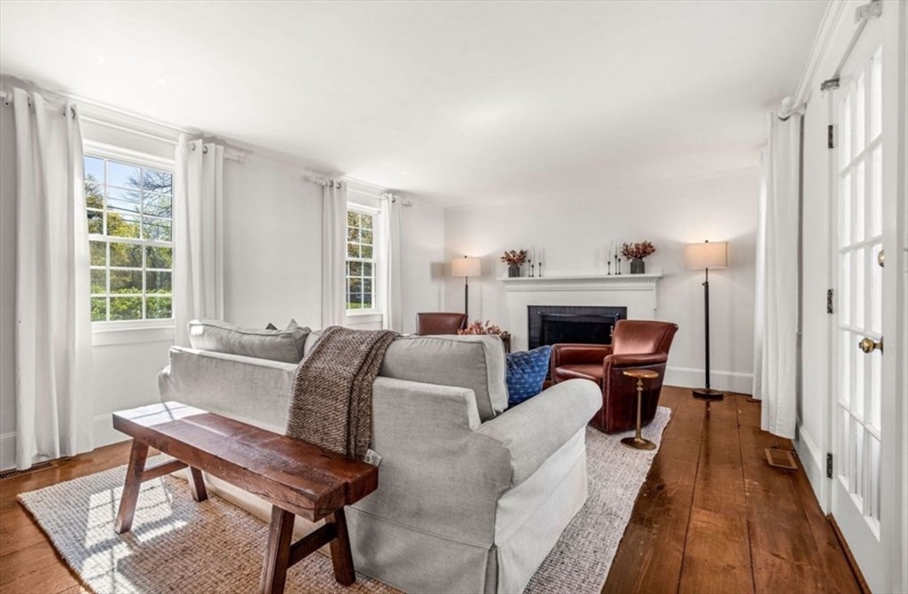 6 Depot St, Westford