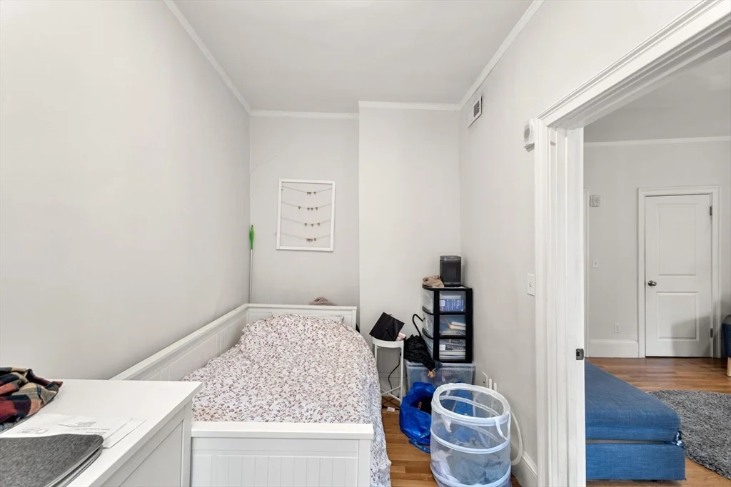 62 West Cedar St, Beacon Hill