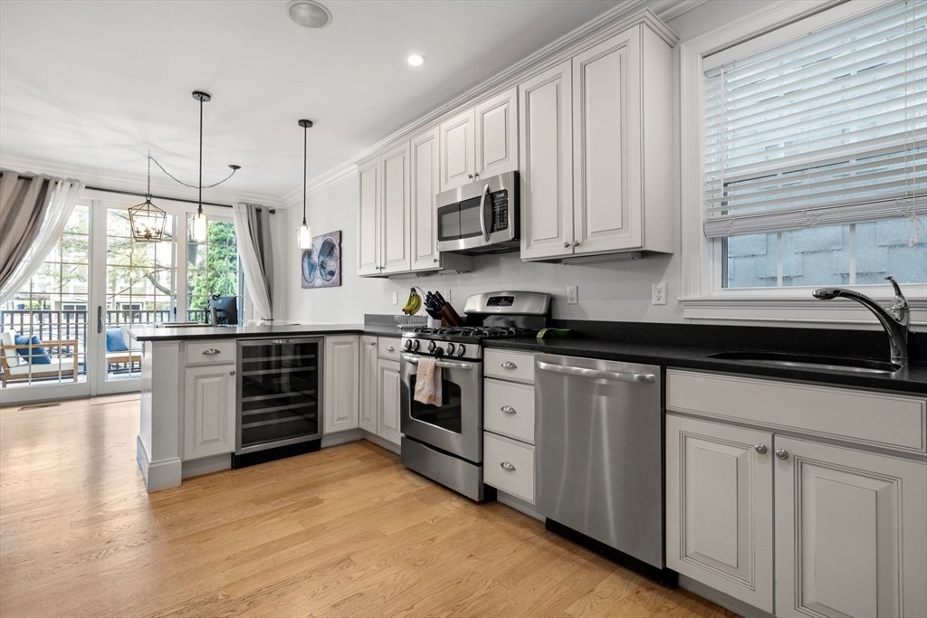 192 W 6th St, South Boston