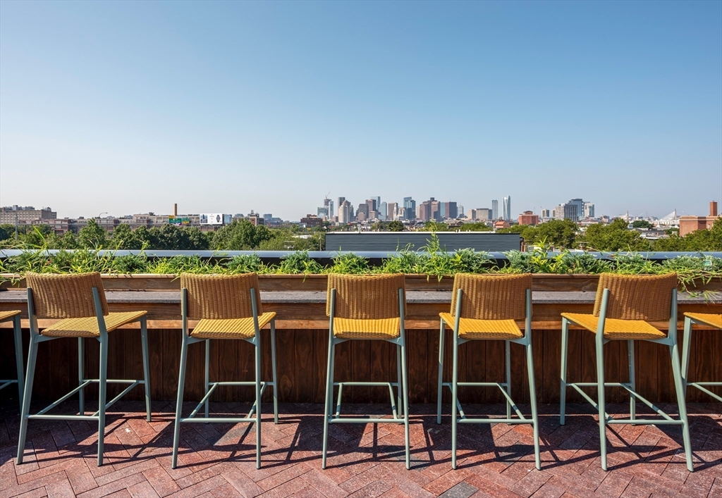 282 Bremen St, East Boston