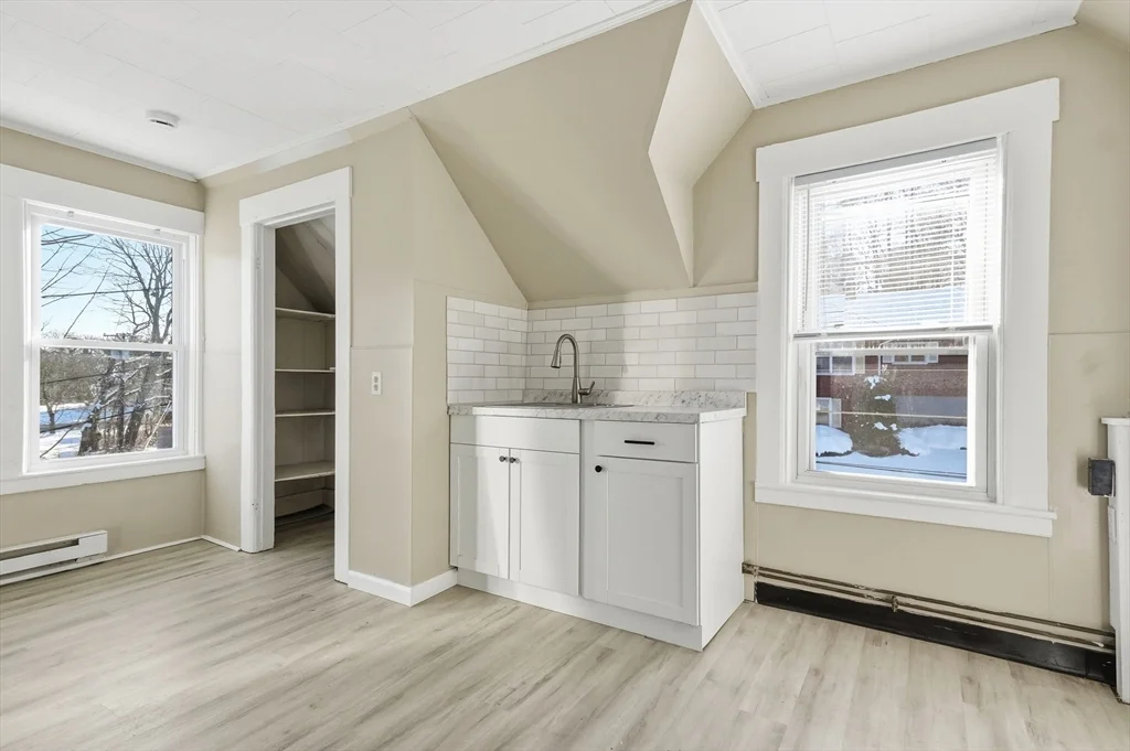 29 Allen St, Gardner