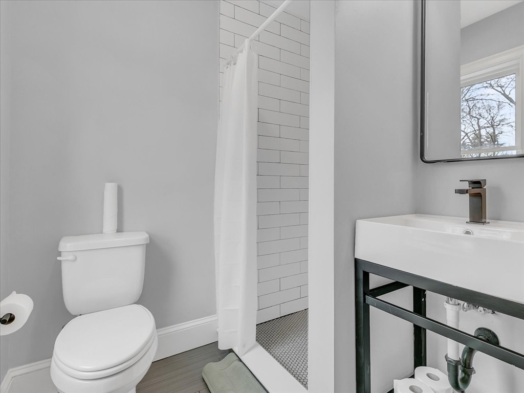 2031 Commonwealth Ave, Newton