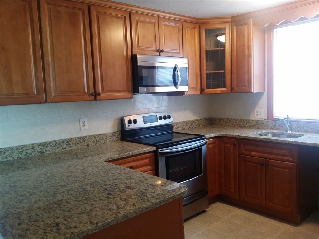 115 W Squantum St, North Quincy