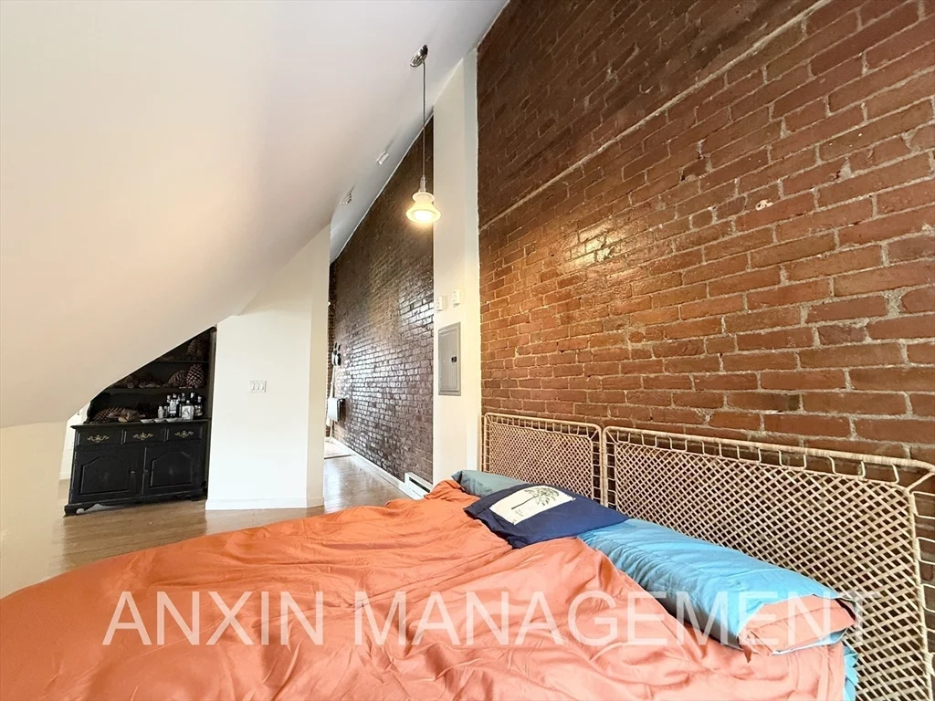 2 Orchard St, Porter Square