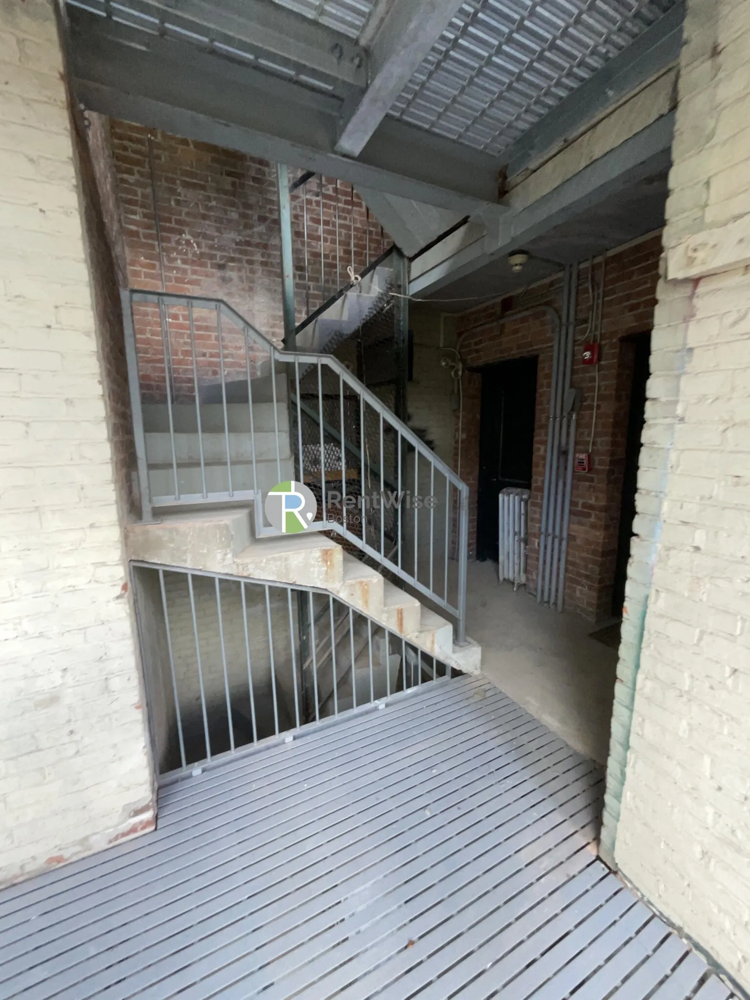 6 Barrows St, Allston