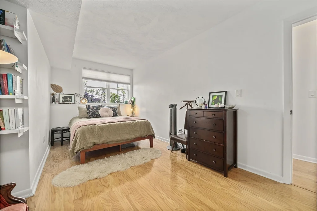 11 Marion St, Roslindale