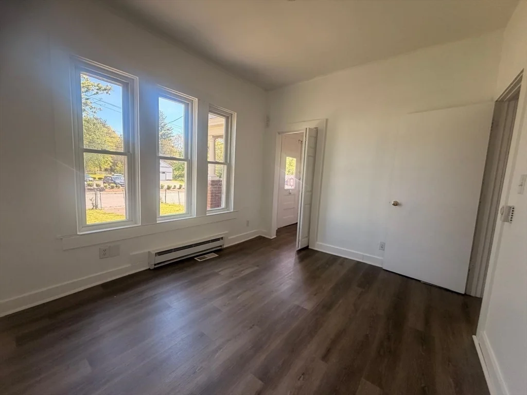 416 Middleboro Ave, Taunton