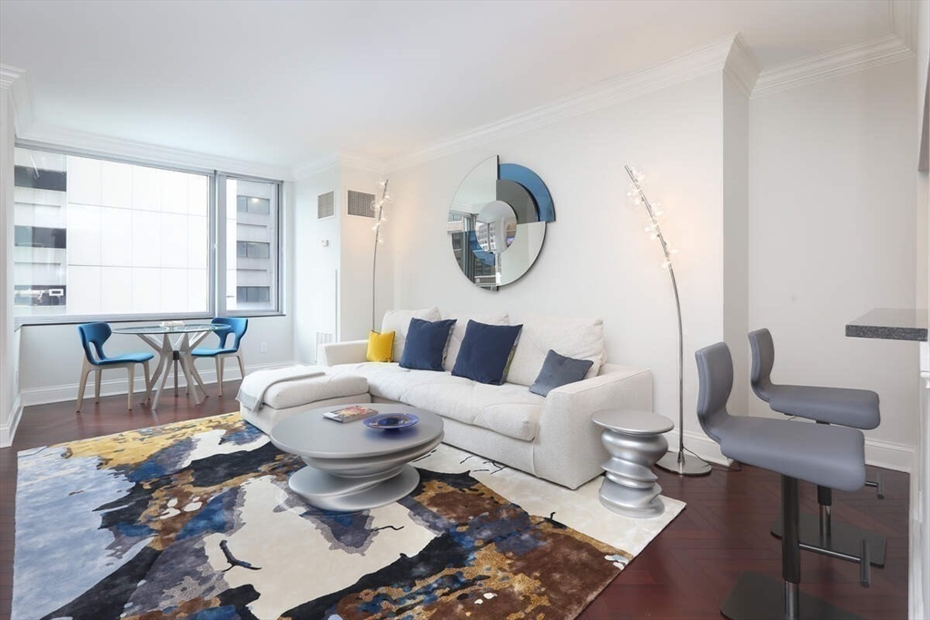 1 Charles Street South, Back Bay