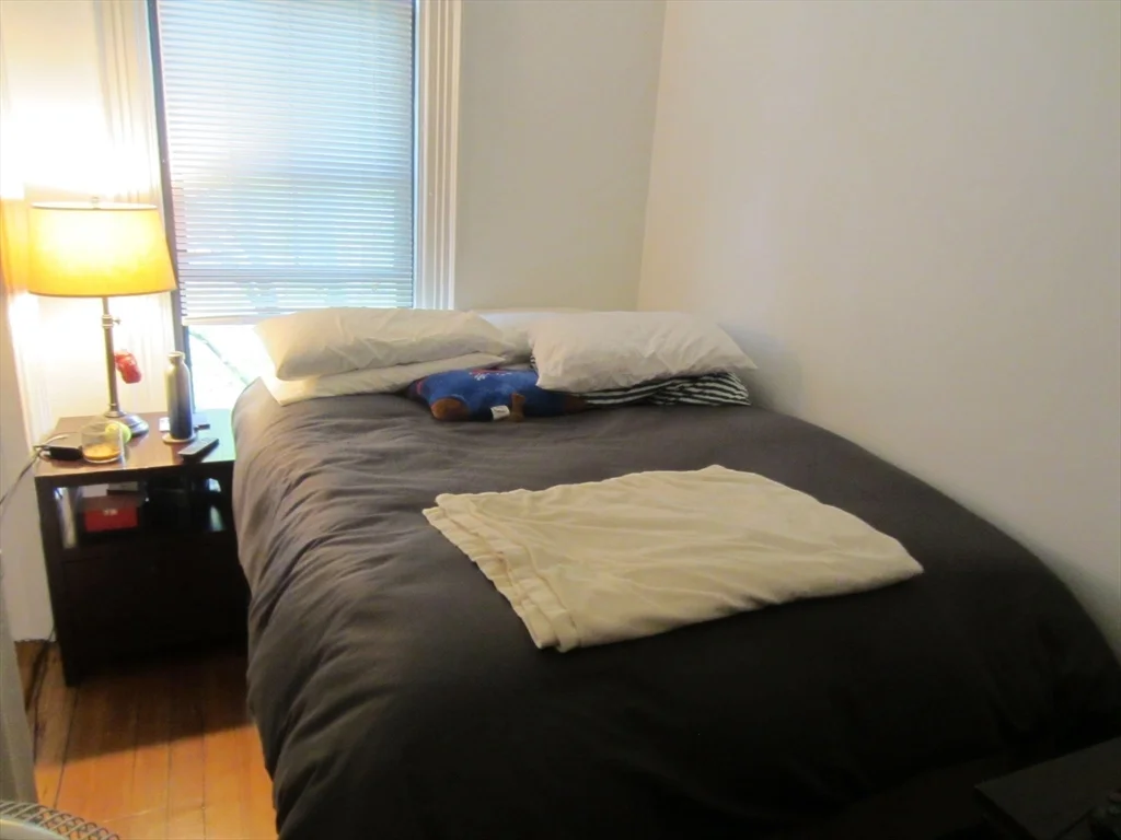 2 Wellington St, South End