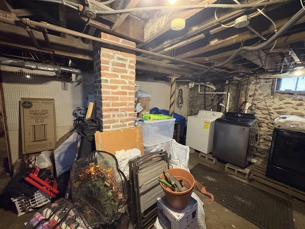 2 Willow Ter, Newton