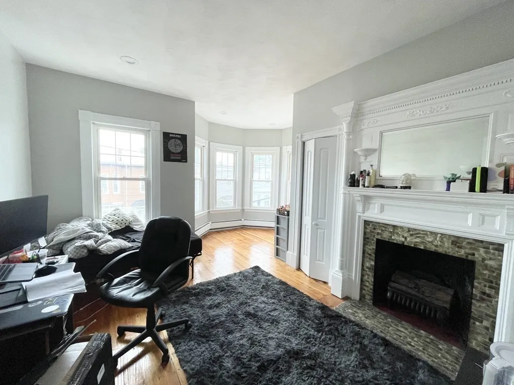 31 Falcon St, Boston