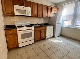 518 Cambridge St, Allston