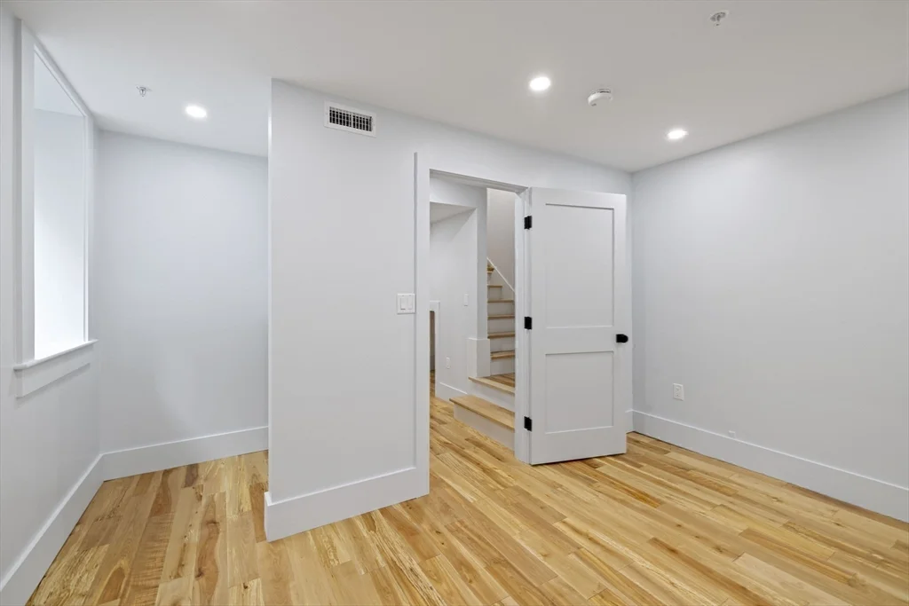 133 Spring St, East Cambridge