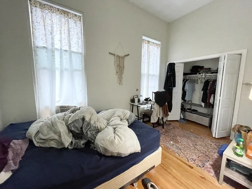 670 Massachussetts, South End