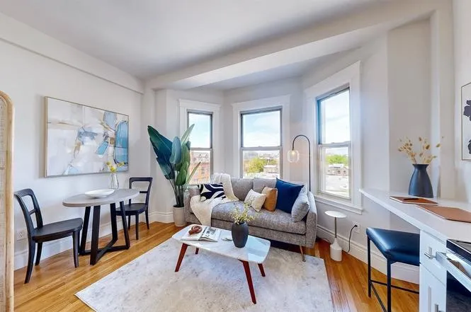 270 Huntington Ave, Hyde Park