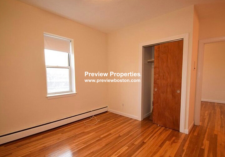 176 North Beacon St, Brighton