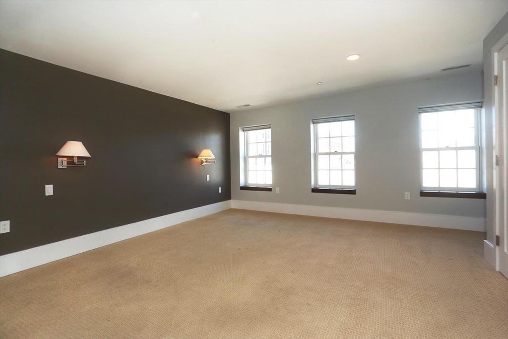 54 State, Newburyport