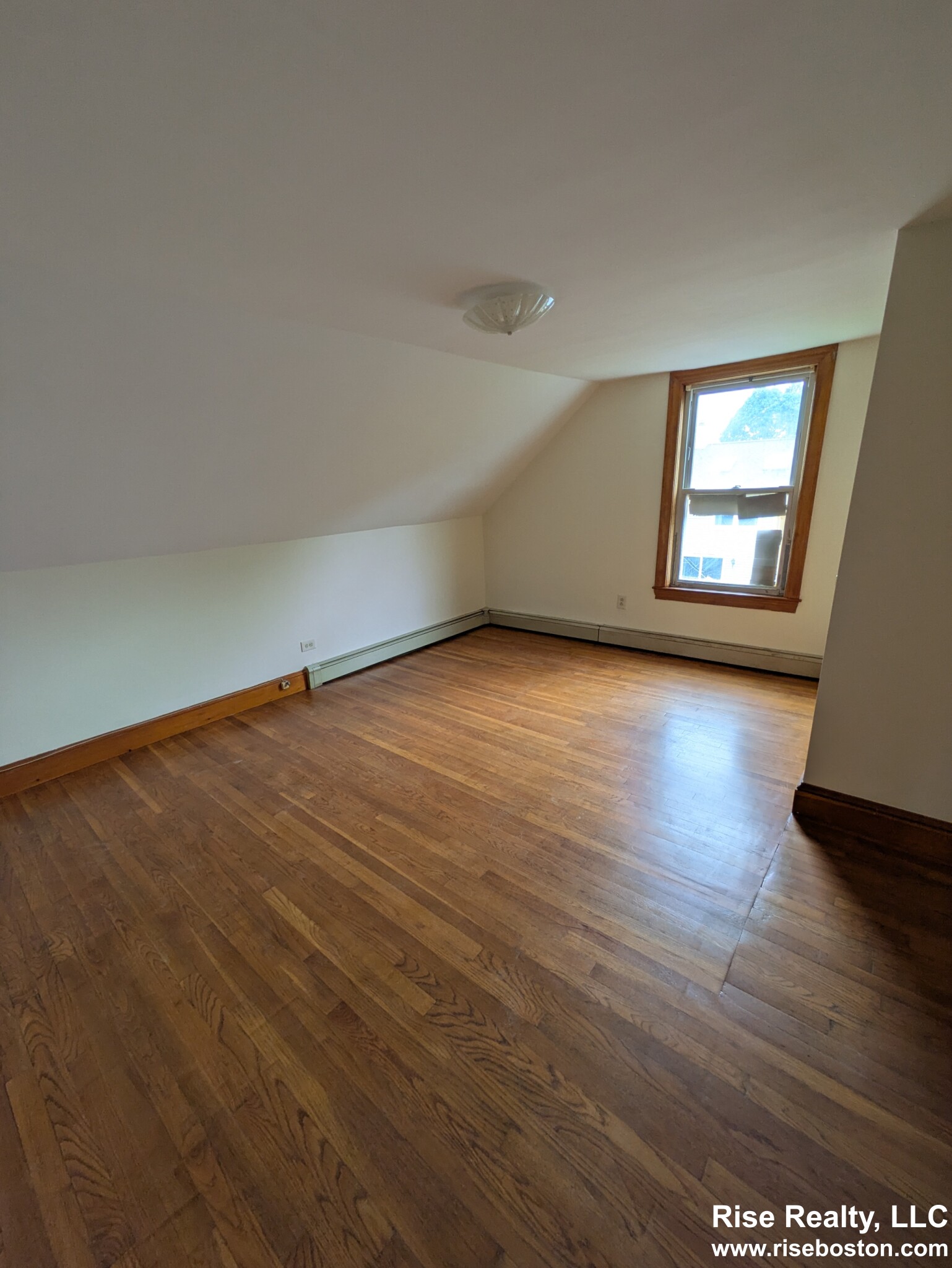 261 Lexington St, Watertown