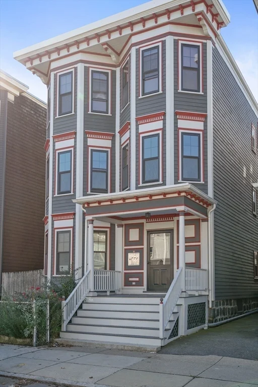 21 1/2 Mount Vernon St, Dorchester