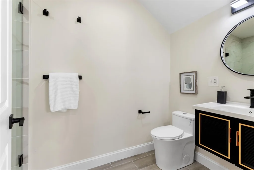 29 Cottage St, Newton Upper Falls