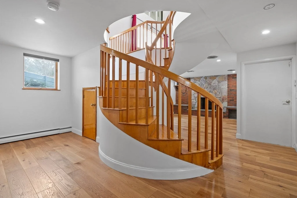 330 Cambridge St, Winchester