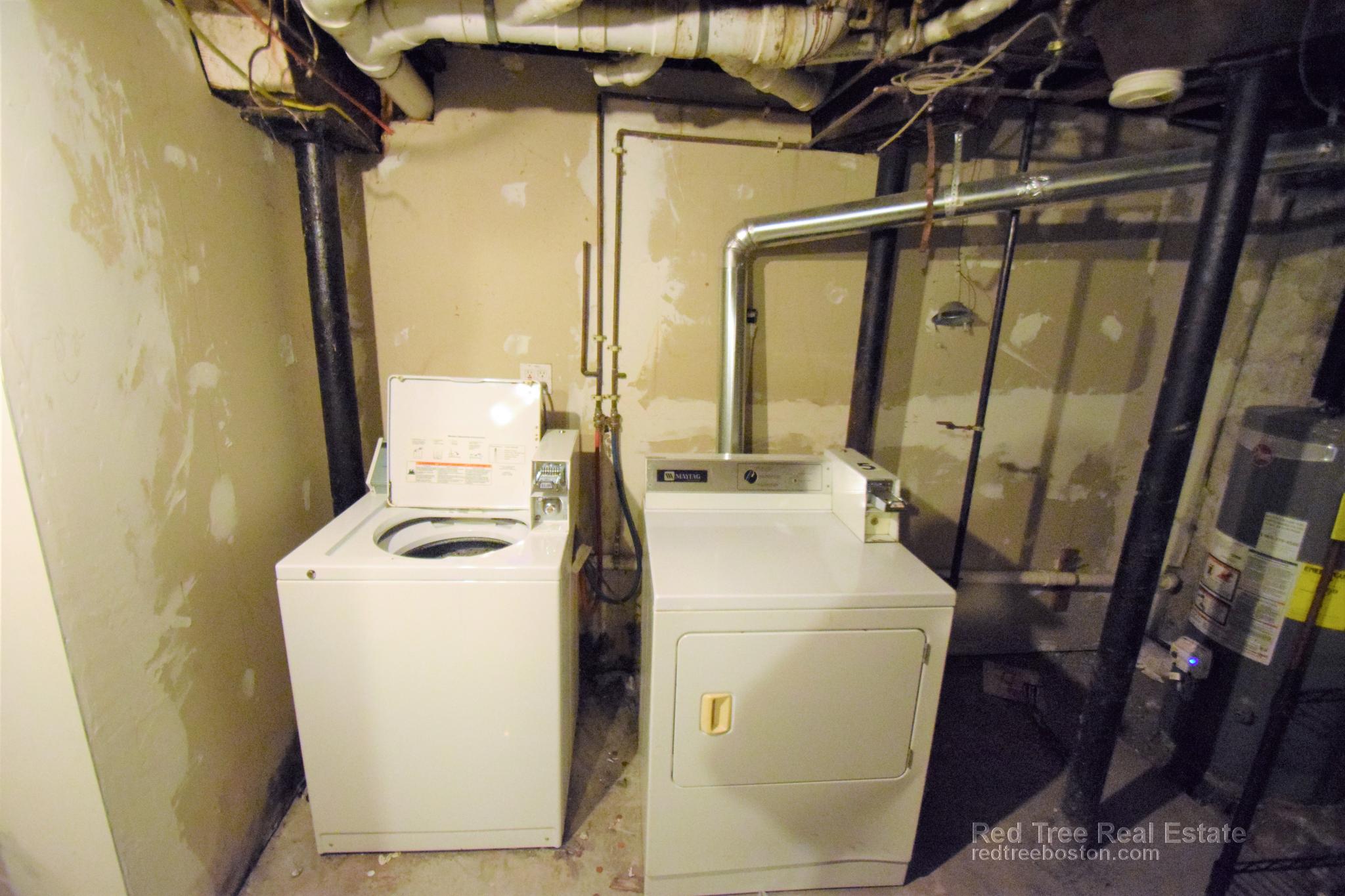 346 Faneuil St, Oak Square