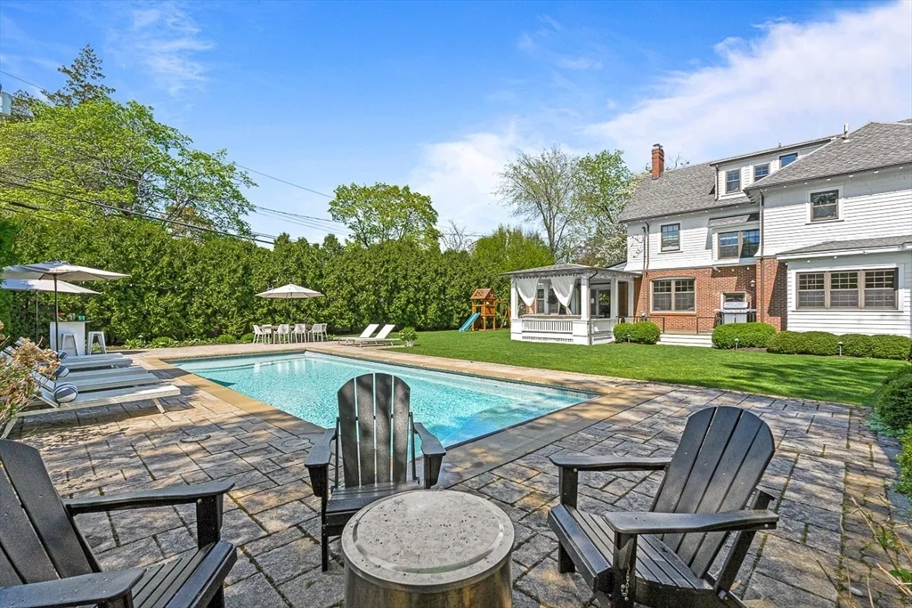 54 Wedgemere Ave, Wedgemere