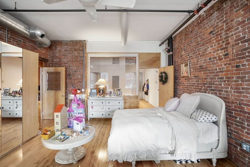 21 Wormwood St, South Boston