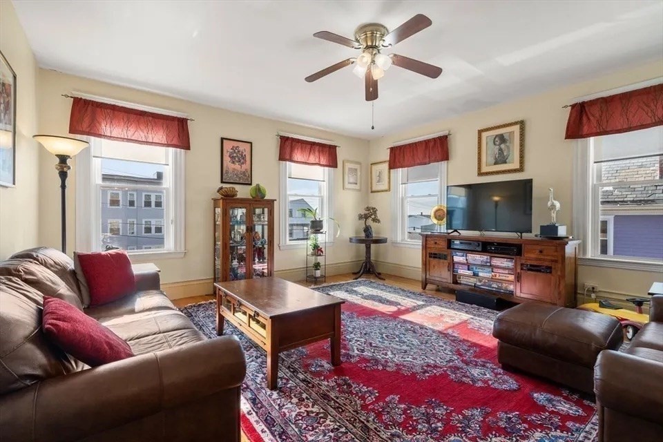 106 Grovers Ave, Winthrop