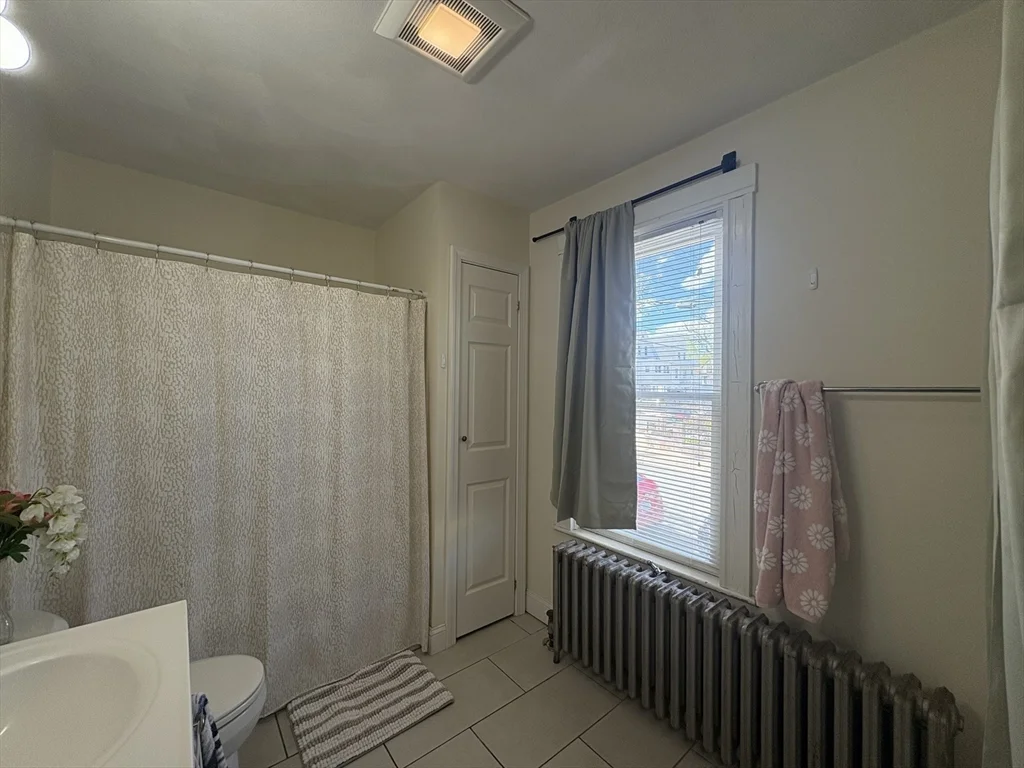 352 Main St, Medford