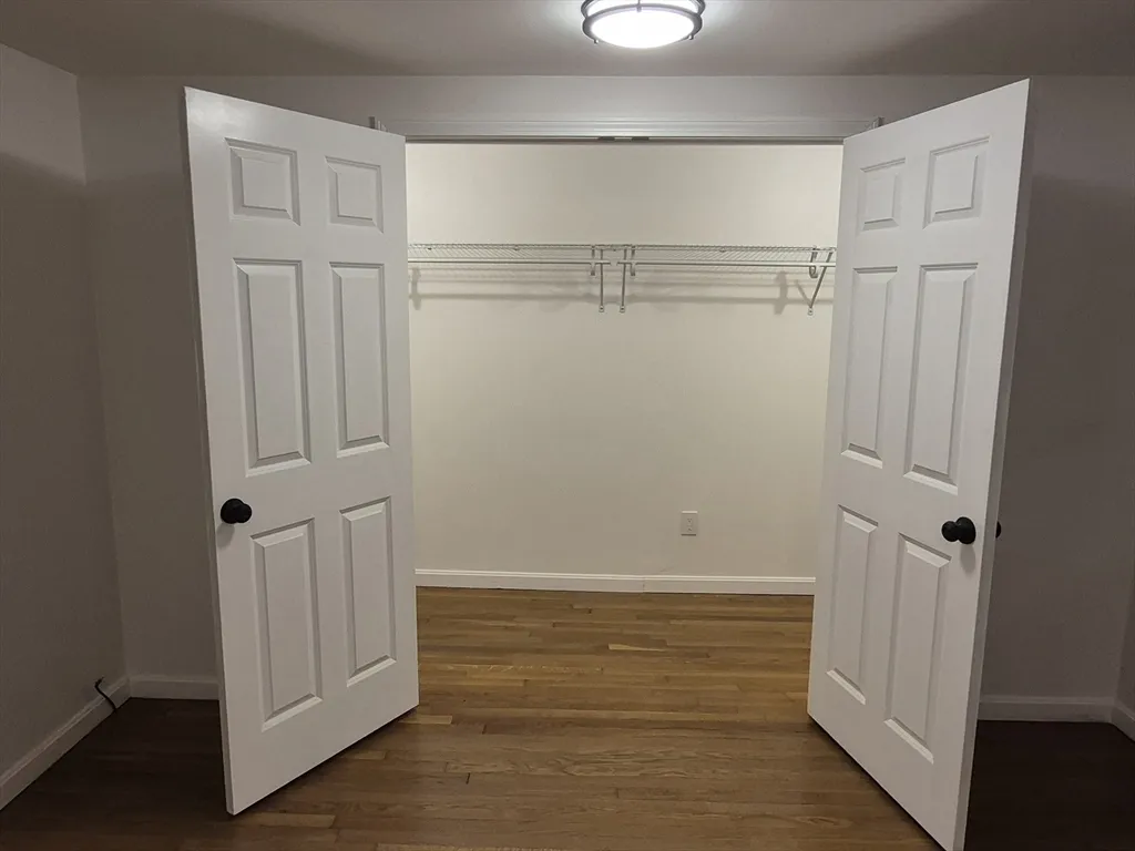 5 Lakeview Ave, Peabody