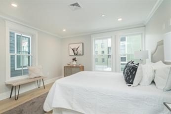 150 Athens, South Boston