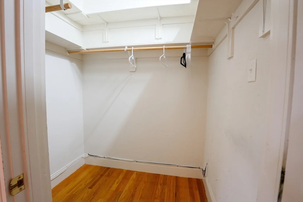 3 A Allen St, Natick