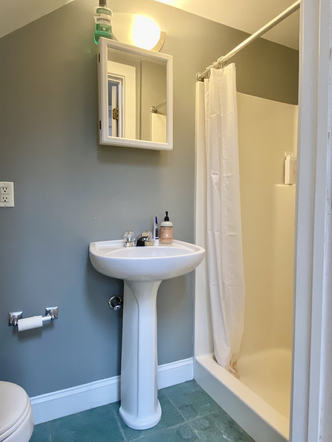 241 River St, Riverside