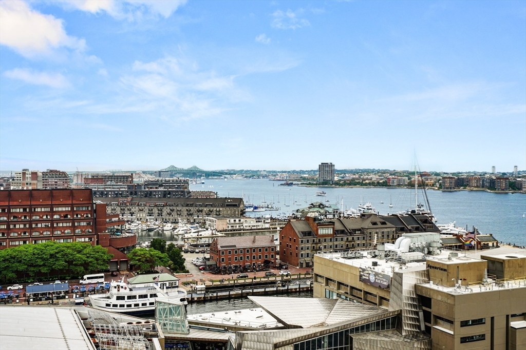 85 E India Row, Waterfront