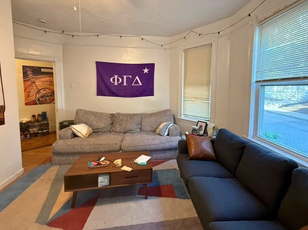 34 Cherokee, Mission Hill