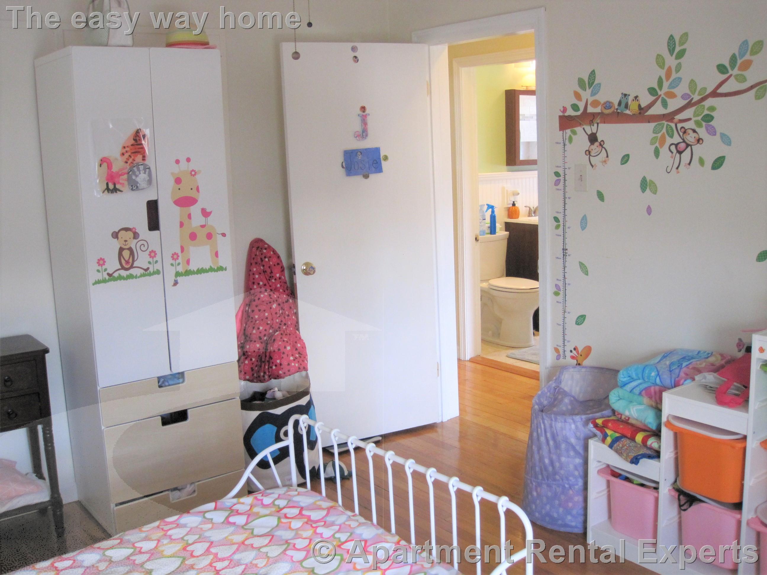 59 Windsor Rd, Tufts