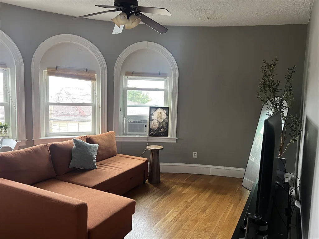 267 Washington Ave, Winthrop