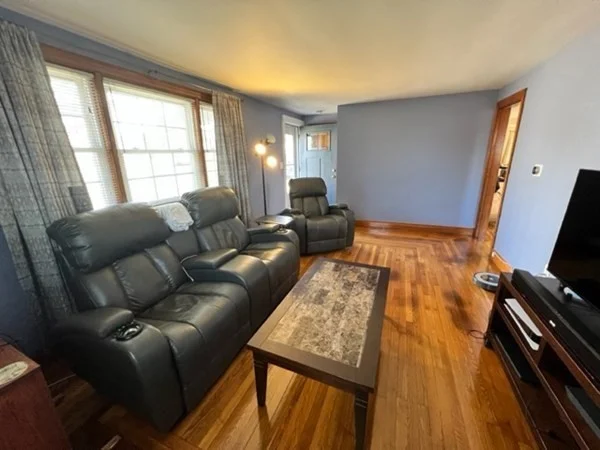 375 Elm St, Braintree